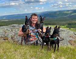 Kirsti with Bond, Qla, Chilli and Peñjo, June 2025
